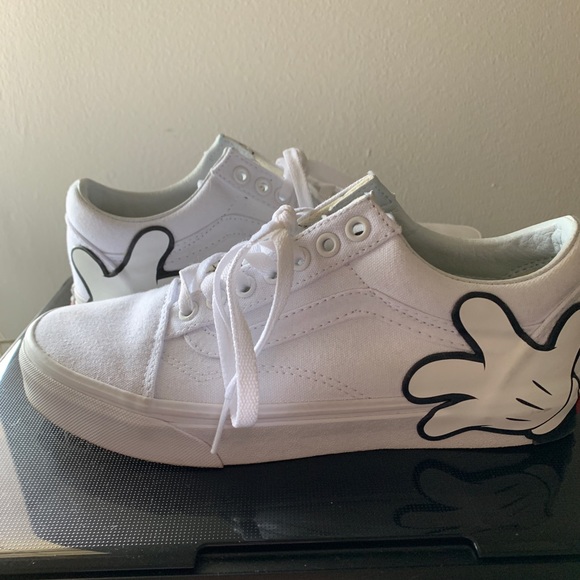 disney x vans old skool